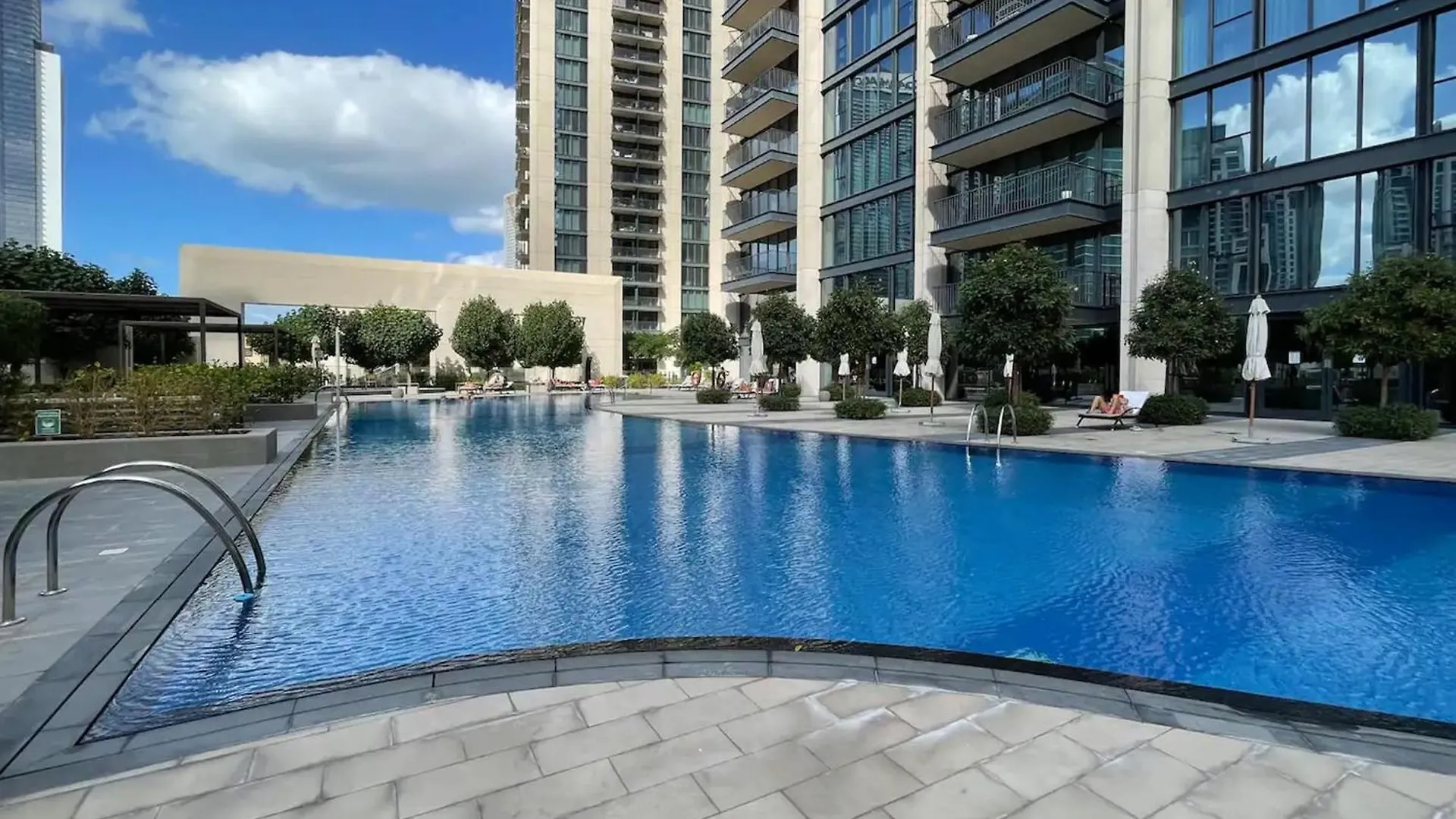 Downtown 1 Bed With City Views Dubai Apartment